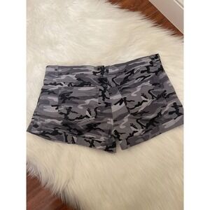 Miley Cyrus MAX Azria Camo Shorts Juniors Women Gray Stretch Size 11 No tag New